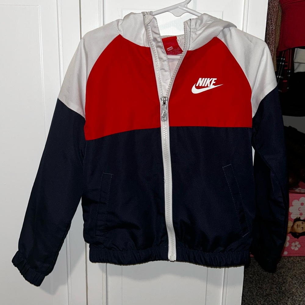 Boys Nike wind runner